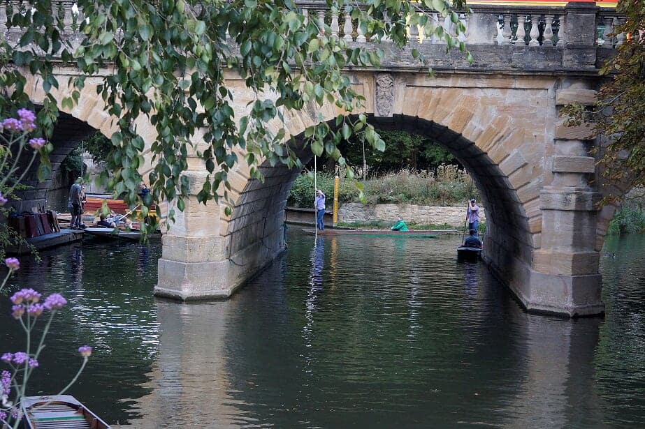 Punting on the Cherwell at the Oxford Botanical Garden