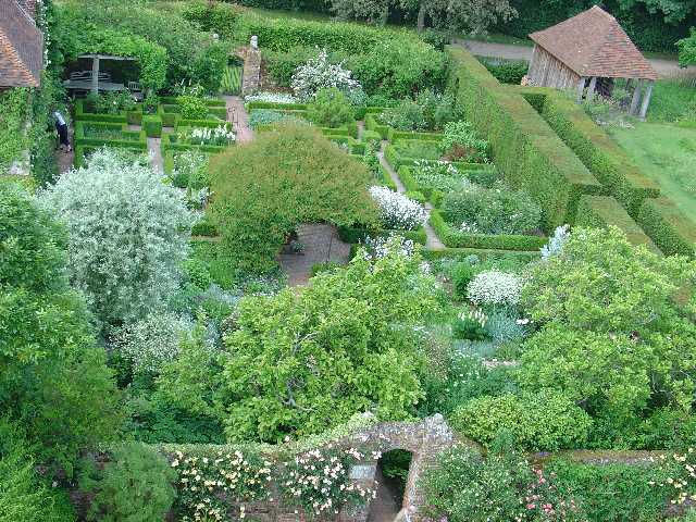 Example of white garden. This is The white garden at Sissinghurst Castle.