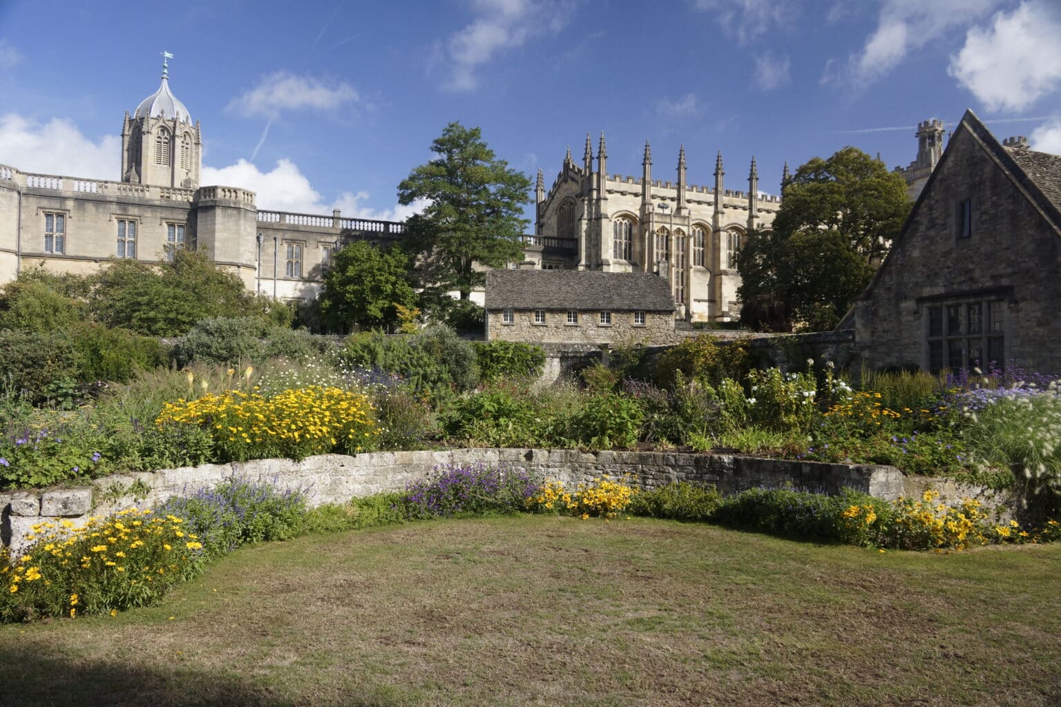Memorial Garden dedicated to soldiers lost in war in front of Christ Church College Oxford.